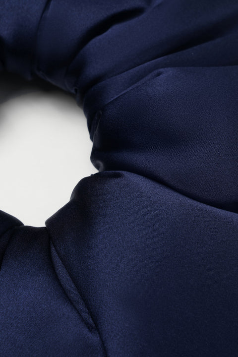 Chouchou in Twilight ナイトシュシュ celebrate with silk.