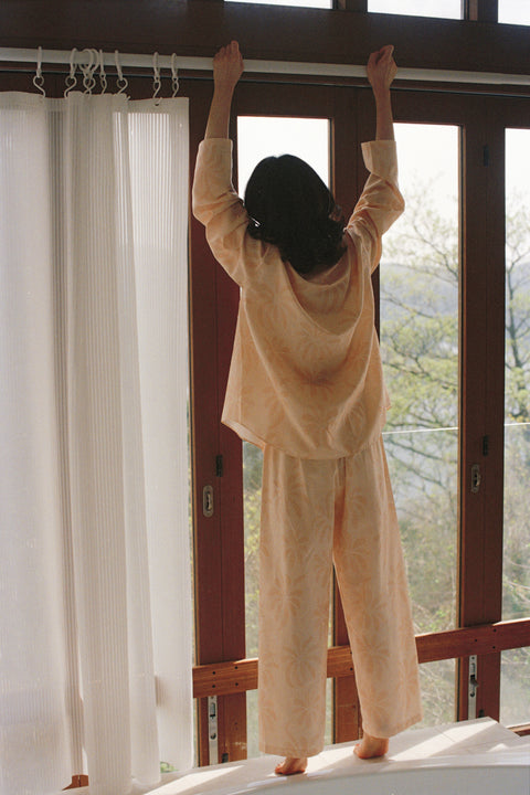 Light in Chamomile ライト・イン・カモミールパジャマセット  celebrate with silk.