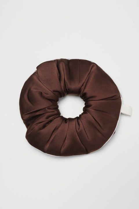 Chouchou in Decaf ナイトシュシュ  celebrate with silk.